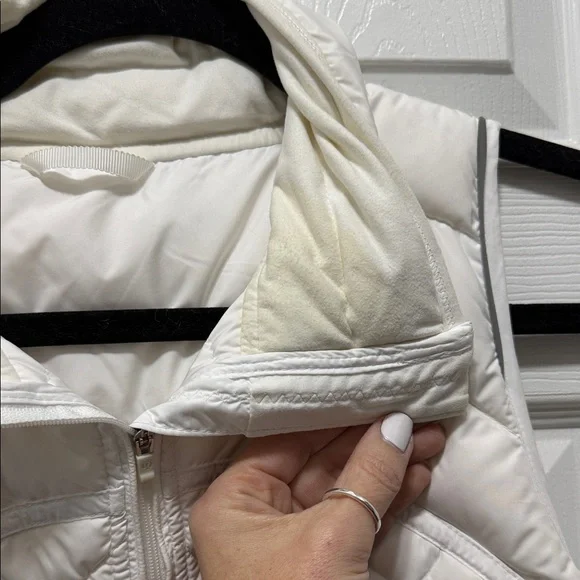 Lululemon Women's Quilted White Vest - Picture 4 of 11